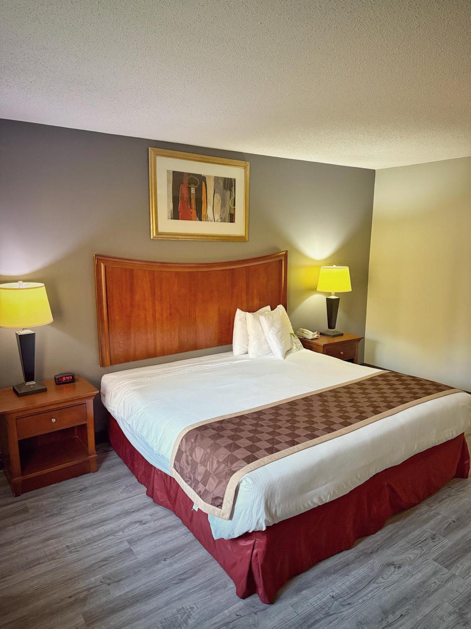 Lake Tree Inn & Suites Marion Eksteriør bilde