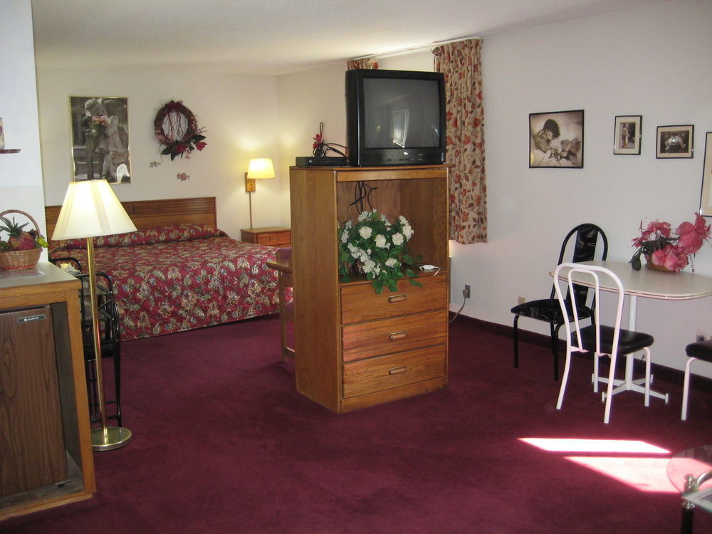 Lake Tree Inn & Suites Marion Eksteriør bilde