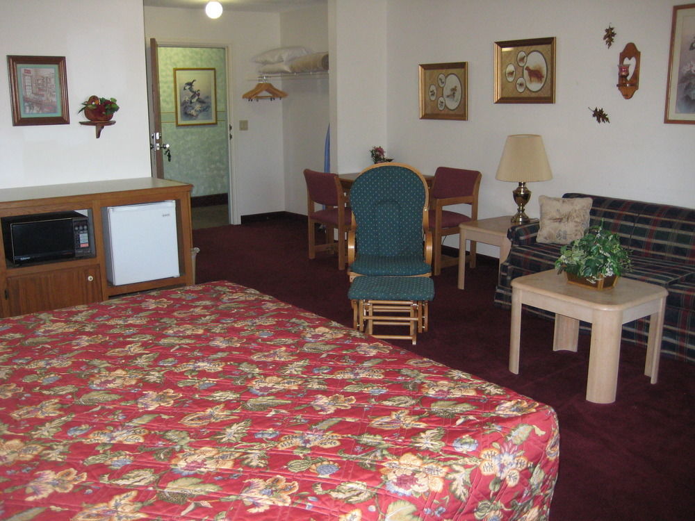 Lake Tree Inn & Suites Marion Eksteriør bilde
