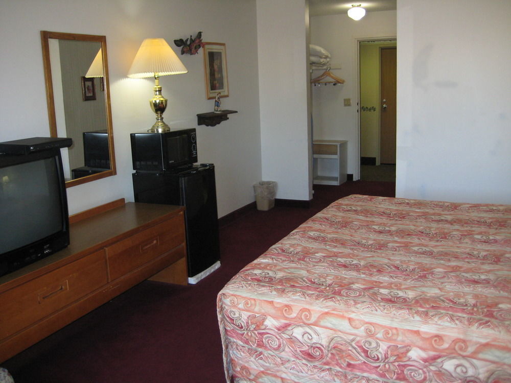 Lake Tree Inn & Suites Marion Eksteriør bilde